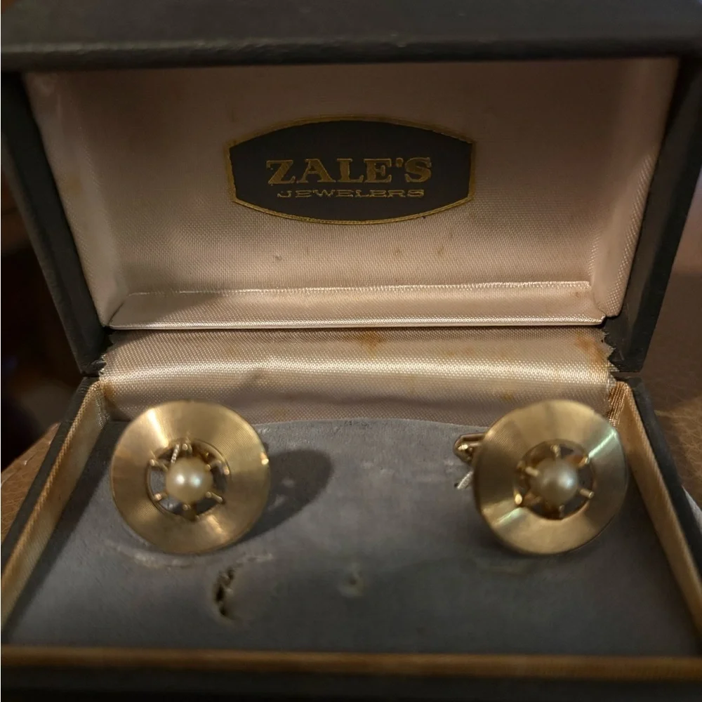 Vintage men’s cufflinks with faux pearl